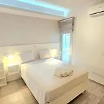 Apartment Touch Of Class Molos Limassol
