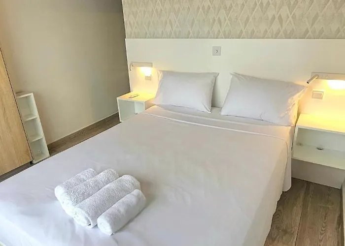 Touch Of Class Molos