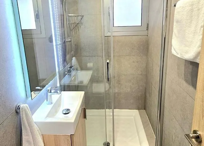 Touch Of Class Molos Limisso